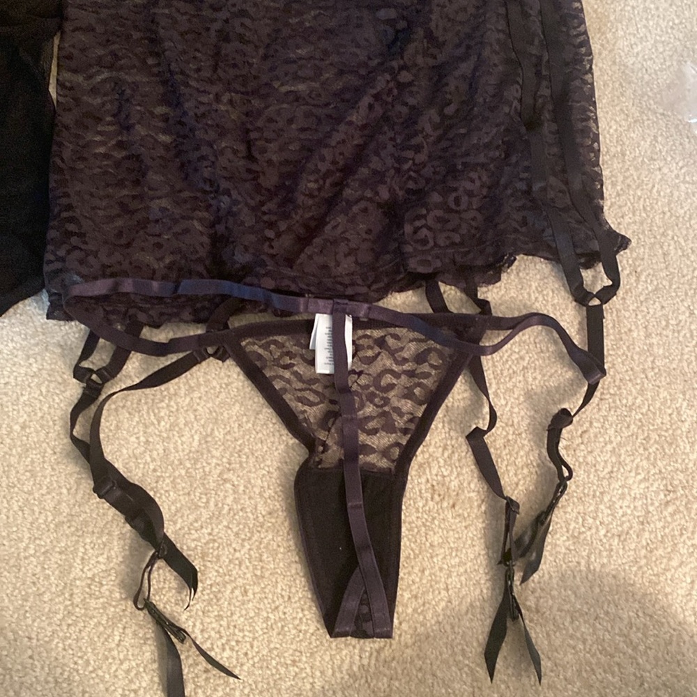 Venus New in bag size medium/large lingerie - Picture 9 of 10